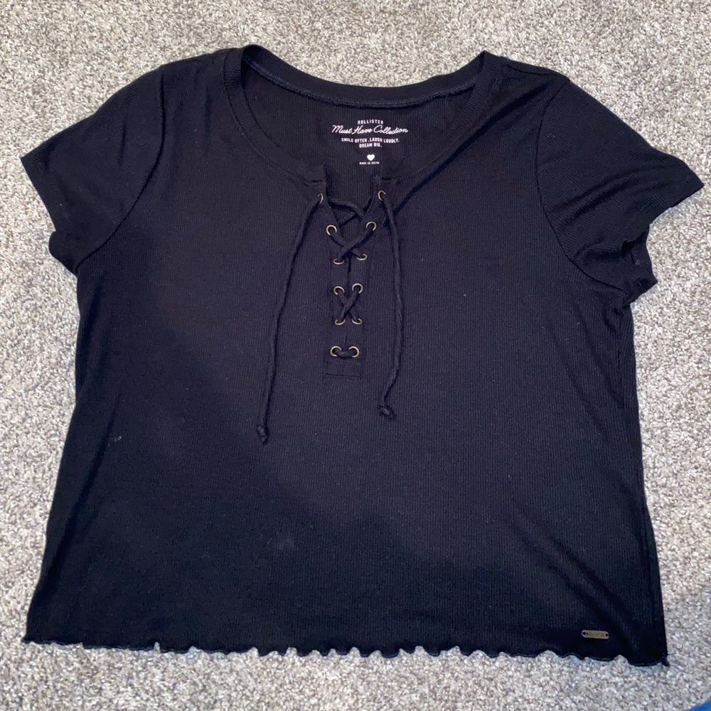 Hollister must have collection t shirt